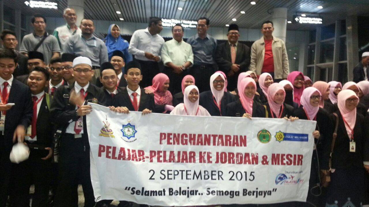 39 PELAJAR TAJAAN DERMASISWA LZS LANJUT PENGAJIAN KE 