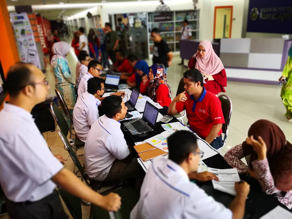 JEJAK GOLONGAN MEMERLUKAN DI SYARIKAT & ORGANISASI 