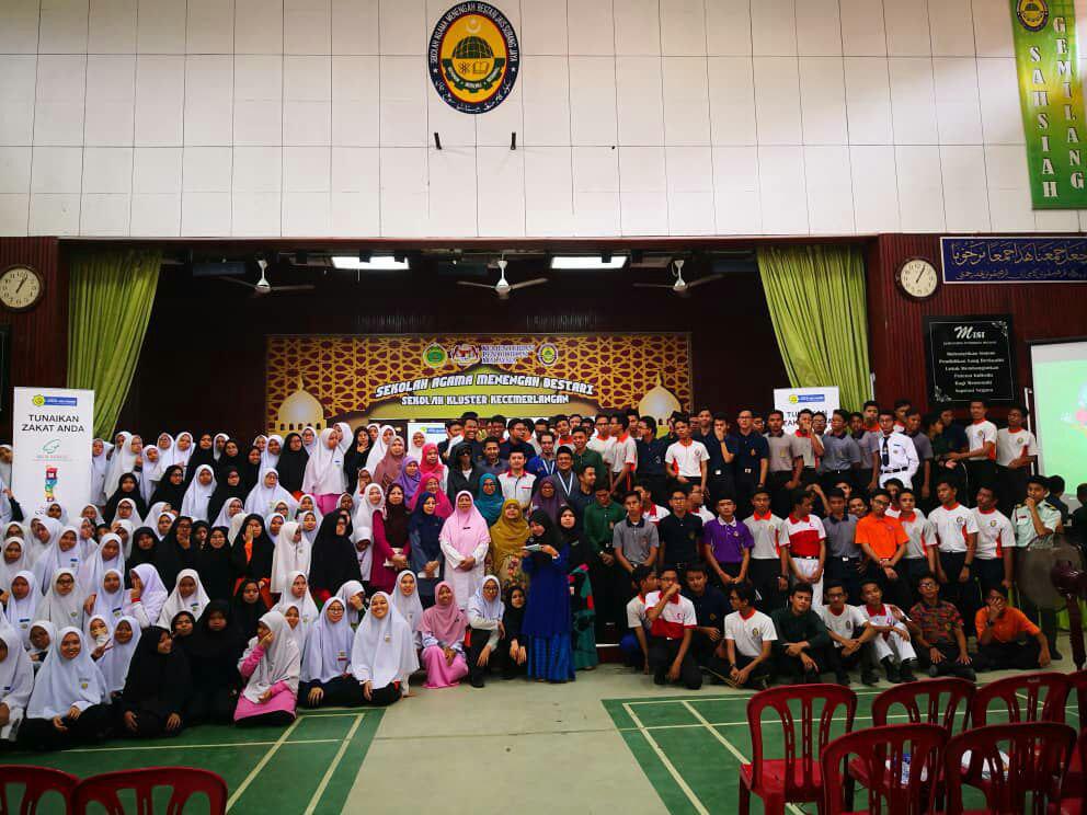 ZAKAT DIDIK DEKATI PELAJAR & GURU SAMBEST - Lembaga Zakat 