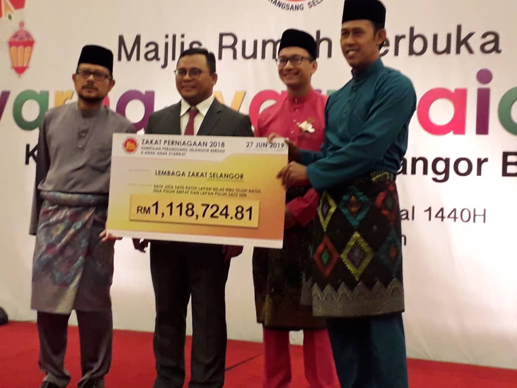 LZS TERIMA ZAKAT PERNIAGAAN KUMPULAN PERANGSANG RM1.1 JUTA 